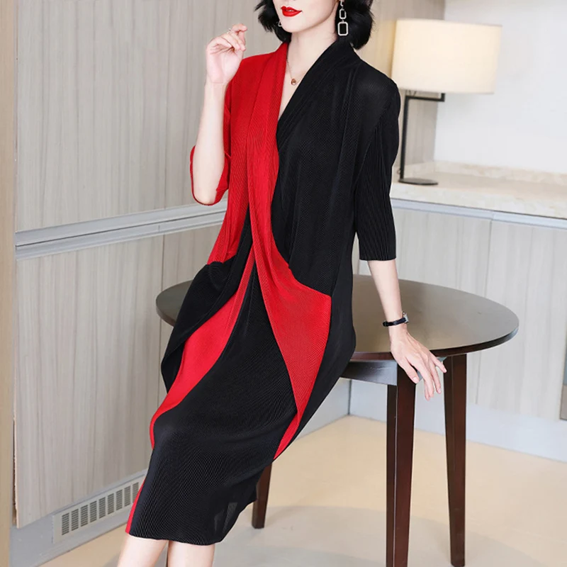 

2021 Autumn Korean Version of Luxury Fashion Ladies Dress Color Matching Large Size Pleated Party Dress