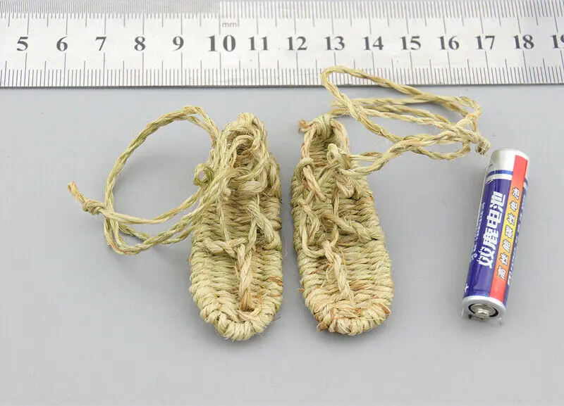 

QOM-1016 1/6 Scale Straw Shoes Model for 12" Action Doll