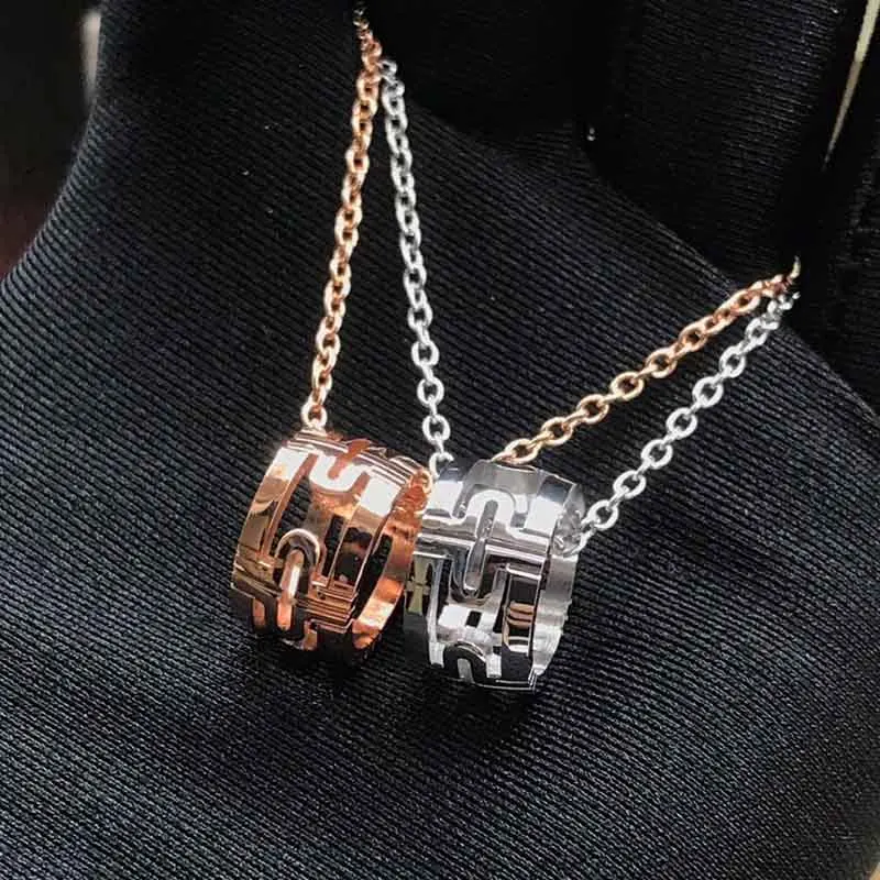 

2021 New S925 Sterling Silver Necklace High Quality Hollow Paper Clip Necklace Ladies Evening Temperament Luxury Jewelry Gift