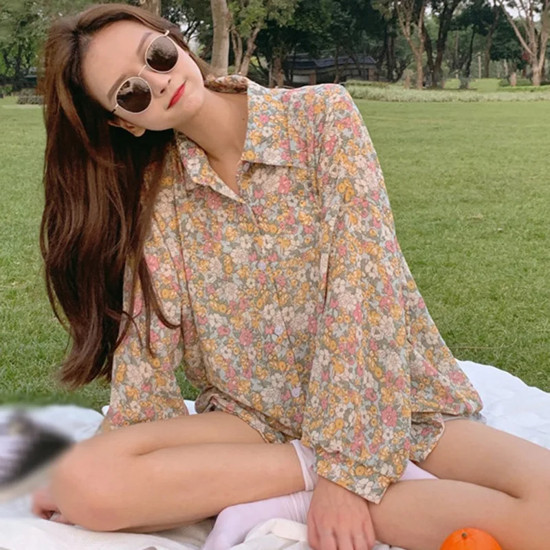

Female Autumn Floral Long Sleeve Blouse Shirt Casual Sunscreen Top Retro Loose Versatile Clothing