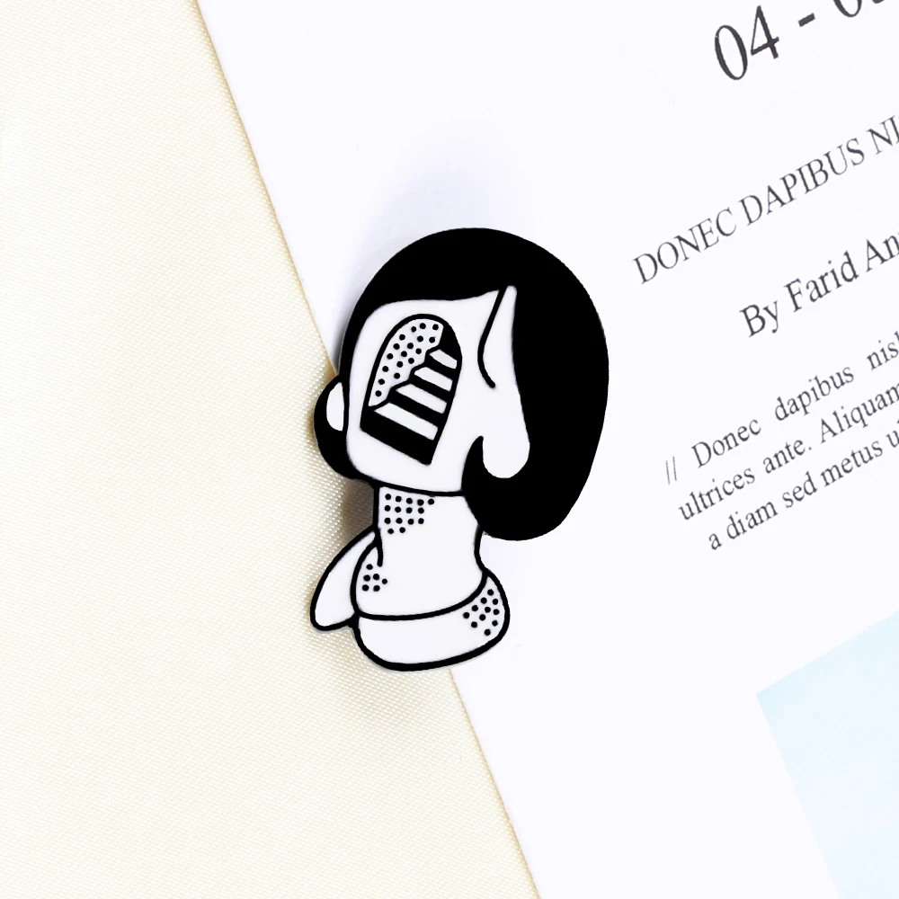 Крутые скрученные часы эмалевые заколки для лацканов подводка глаз красная