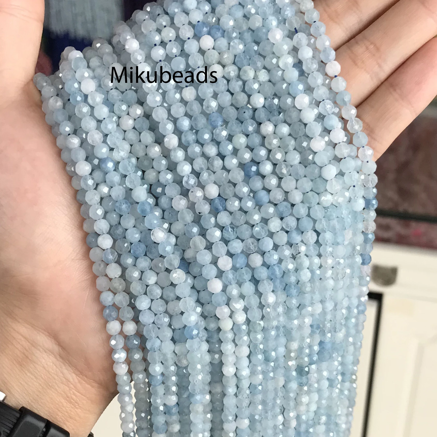 Натуральные круглые бусины 3 мм с аквамарином