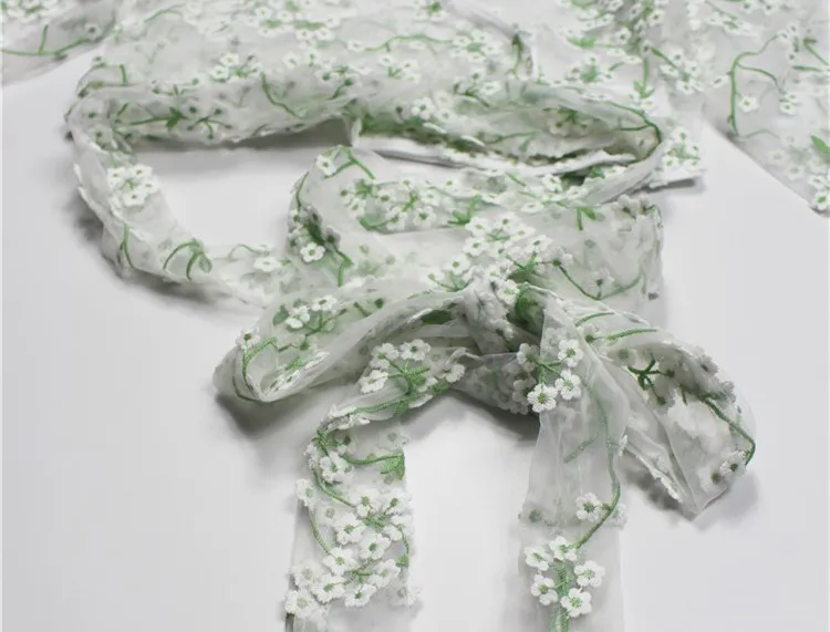 white and green Женский укороченный топ Eclair с завязывающимися завязками, 3-D Регулируемая перевязь с цветочной вышивкой - Цвет: white and green