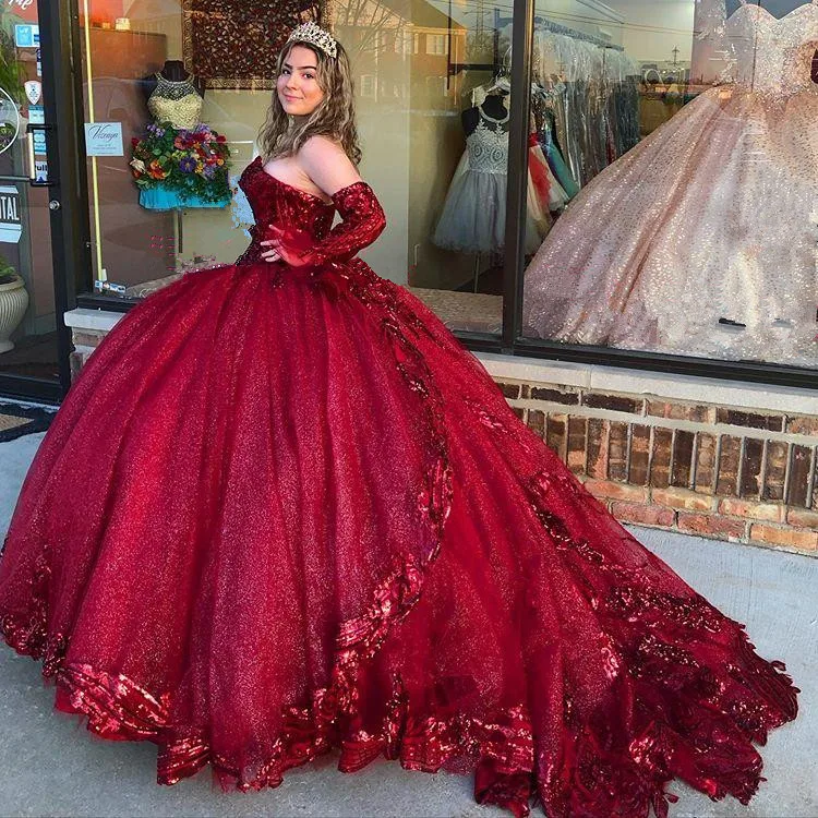 

New Designer Dark Red Ball Gown Quinceanera Dresses Long Sleeve Sweetheart Beaded Applique Pageant Dress For Sweet 16 Girls
