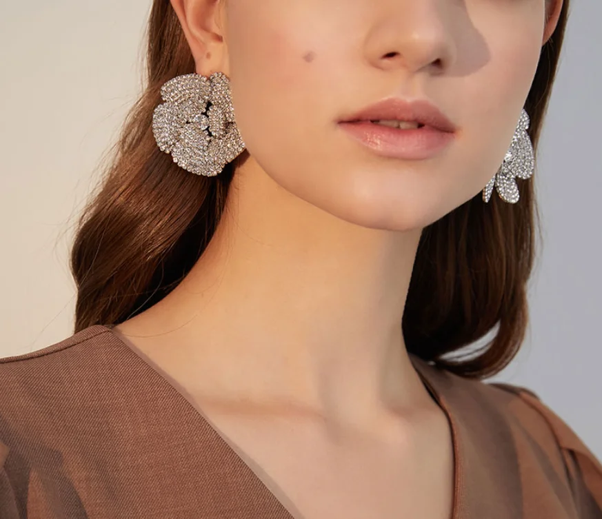 

trend Artificial Rhinestone Simple Five Petal Flower wedding Earrings for women Fashion Jewelry