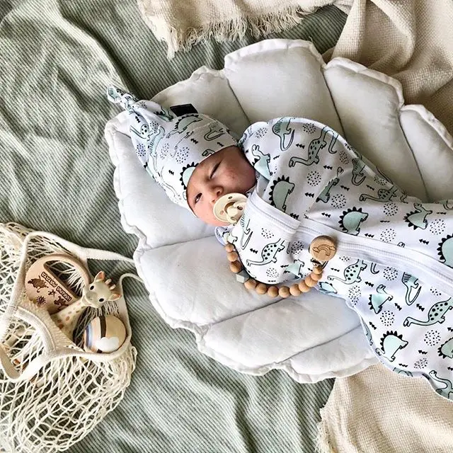 

Baby Cotton Cartoon Zipper Sleeping Bag Baby Swaddle Blanket and Hat with Multi-pattern for Winter Autumn Infant Bedding