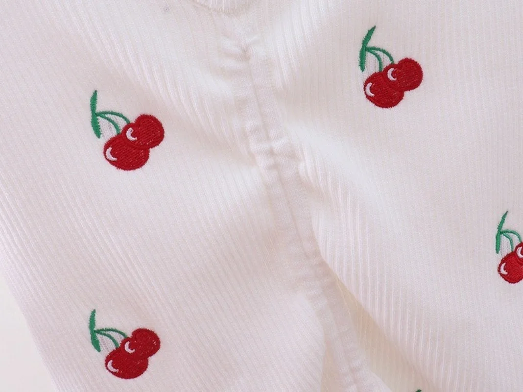 

2021 Summer T-Shirts for Women Tees Cherry Embroidery V-Neck Shirring Knit Crop Tops T Shirts Casual Harajuku Korean Lady Clothe