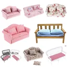 Горячая Распродажа! 1:12 миниатюрный цветочный полосатый диван для кукольного домика, гостиная, сад, двойное кресло, диван с двумя сиденьями, подушка, декор для комнаты