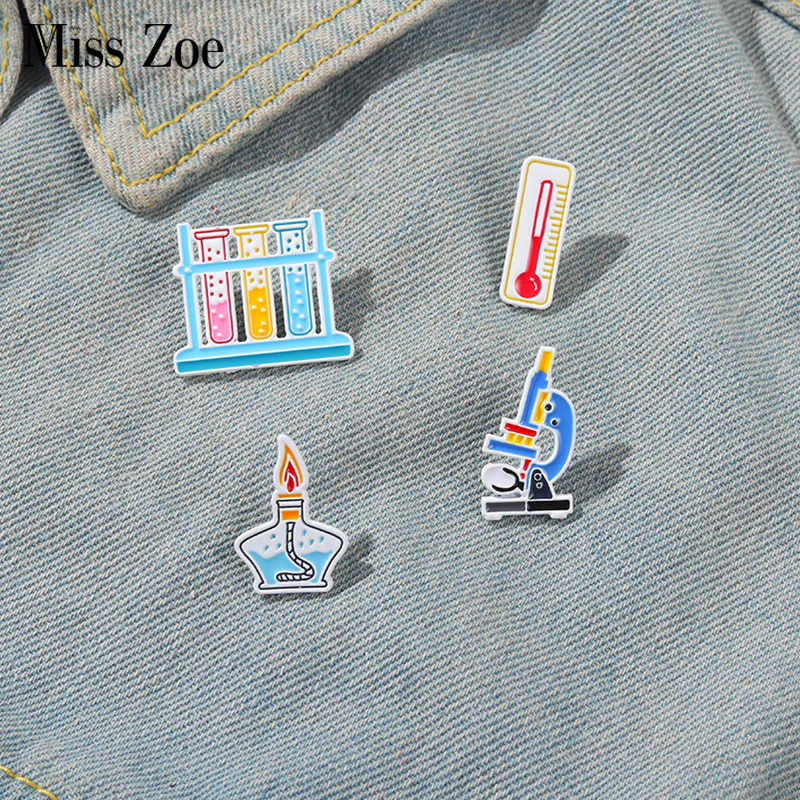 Эмалированная булавка Magic Science для микроскопа на заказ | Украшения и аксессуары