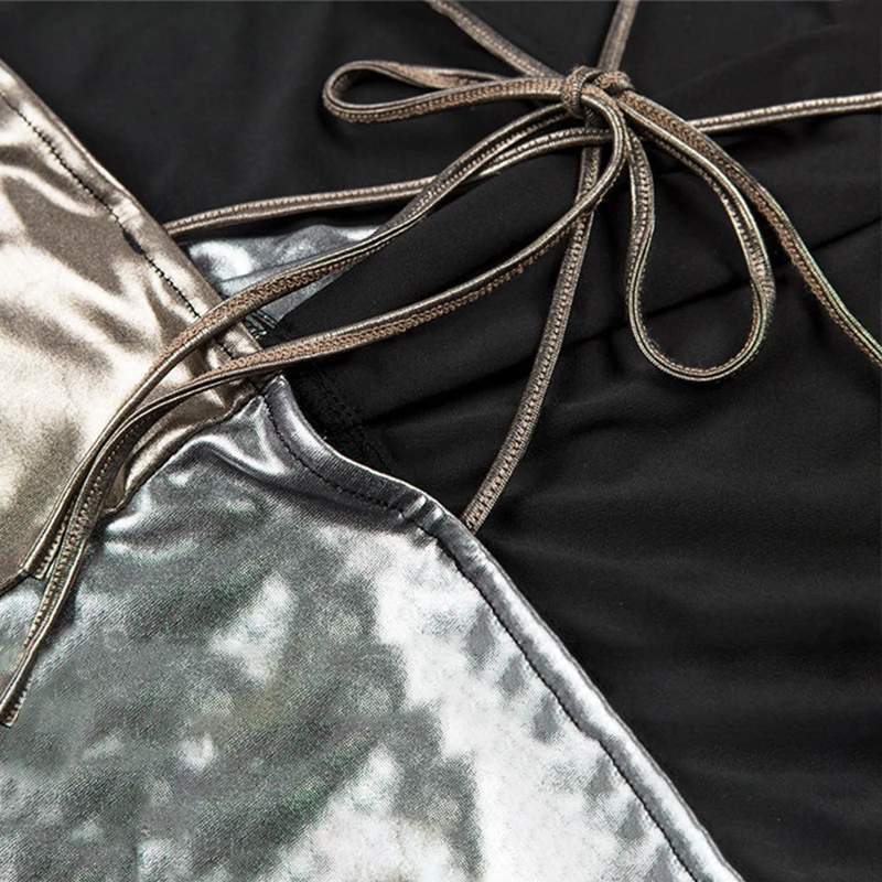 Шикарное плиссированное платье цвета металлик на шнуровке с бретельками