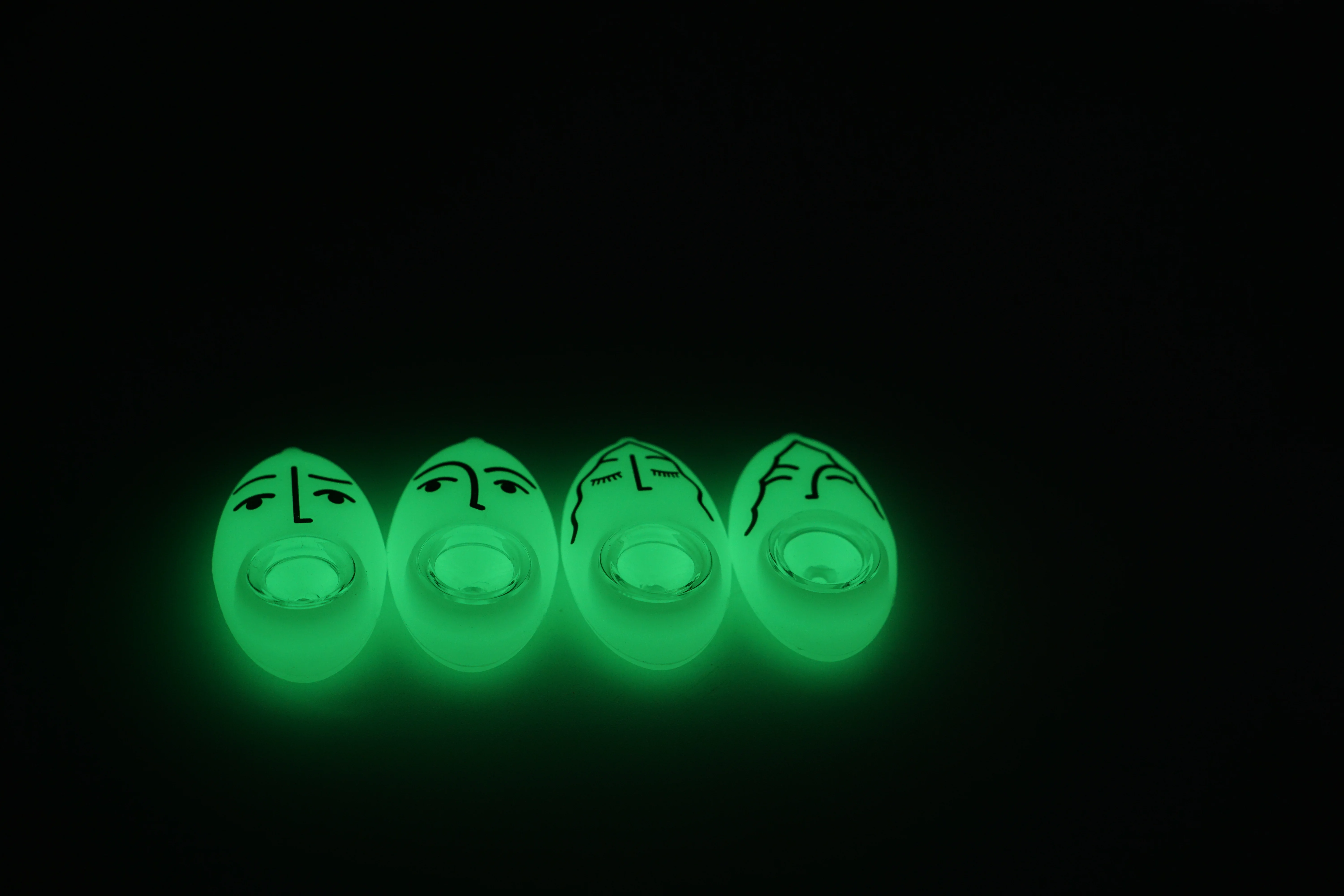 Светится в темноте силиконовая курительная трубка со стеклянной чашей