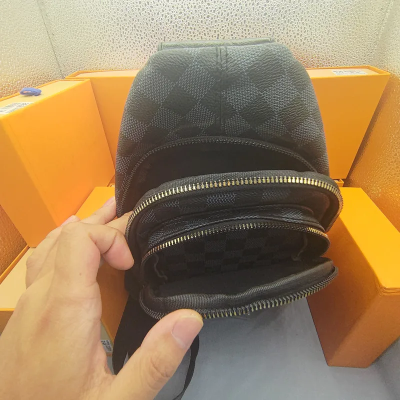

New fashion plaid wallet, functional chest bag, luxury wallet chest bag New store loses money in 7 days