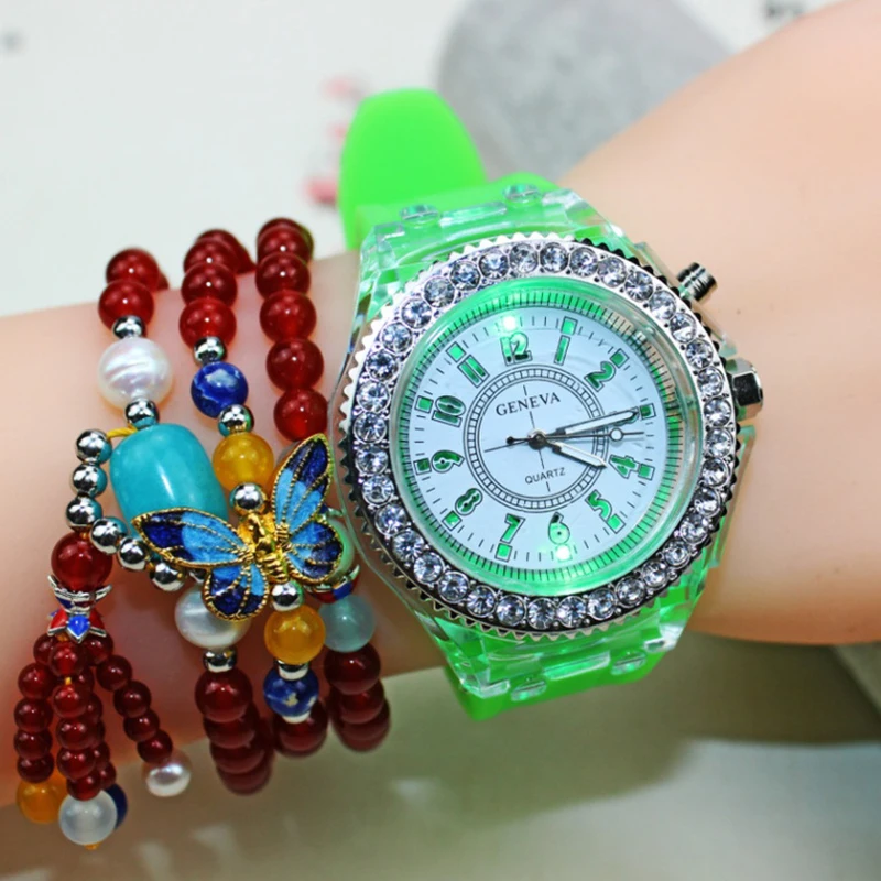 Часы наручные женские со светодиодной подсветкой цветные кварцевые роскошные с