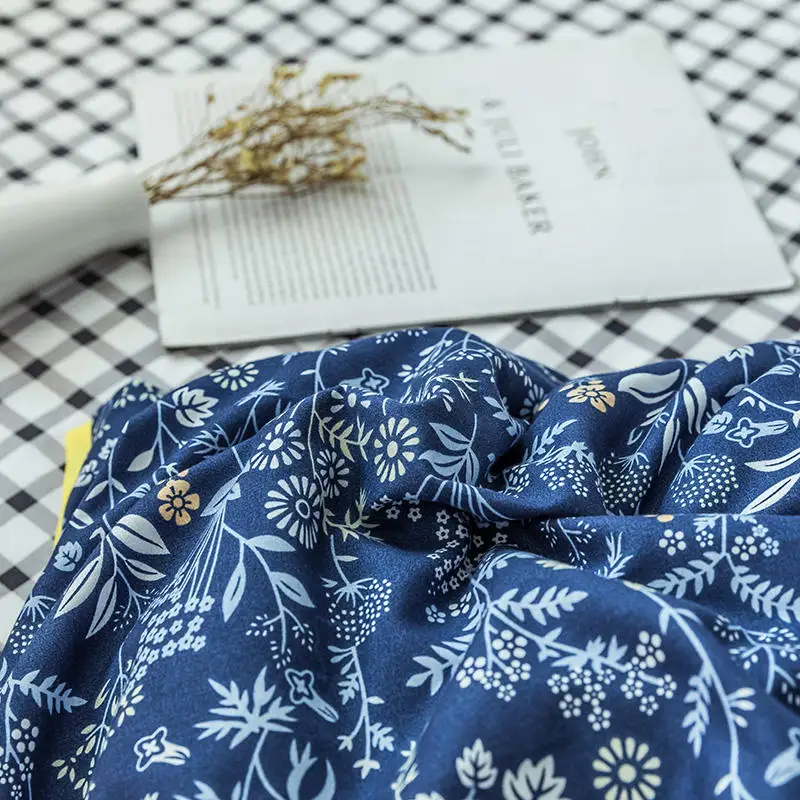 Комплект постельного белья с цветком синий Королевский размер комплекты