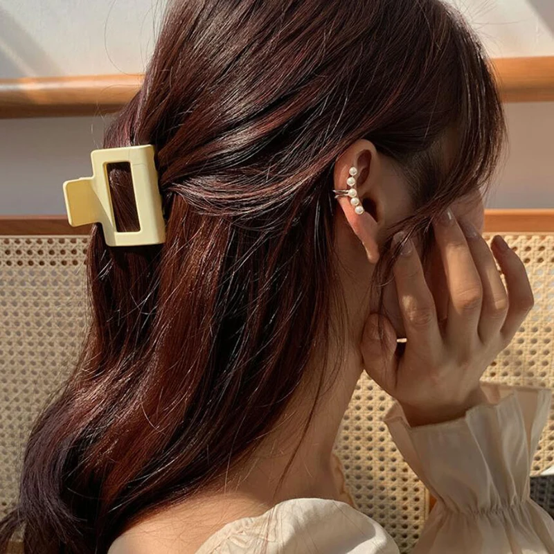 

1Pc Vintage Pearl Clip Earrings For Women Gold Color Personality Ear cuff No Piercing Fake Cartilage Earrings