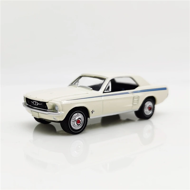 Greenlight 1:64 1967 Ford Mustang Coupe белый/белый зеленый станок без коробки| |