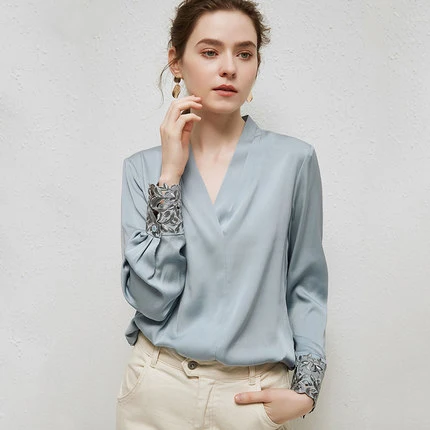 

NEW Women's clothes wear a versatile shirt V tie pattern on the skin, comfortable and silky, long sleeve and foreign style