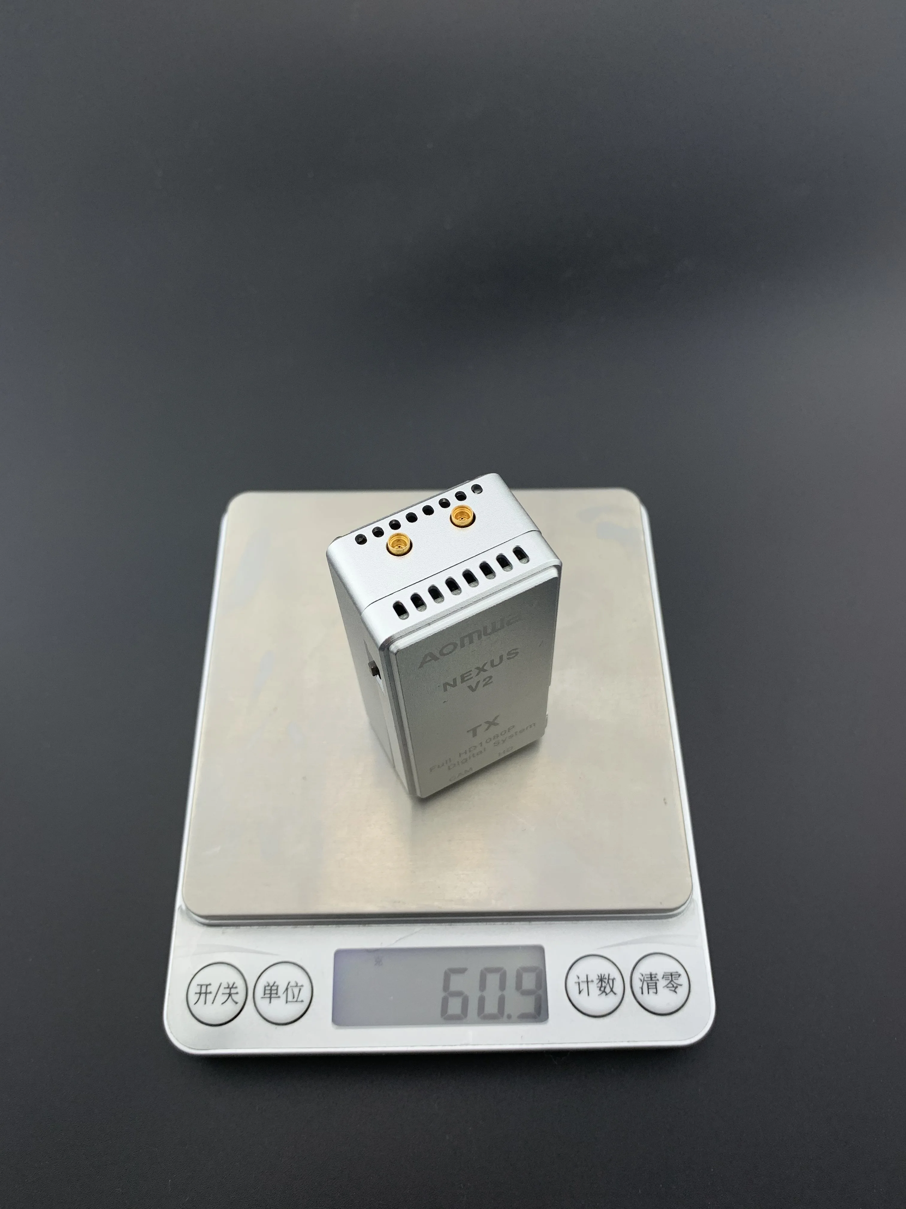 

Aomway Nexus V2 7km Long Distance Full HD Digital Link 1080P 60FPS 5.8GHz FPV Transmitter Receiver Support DVR HDMI for RC Drone