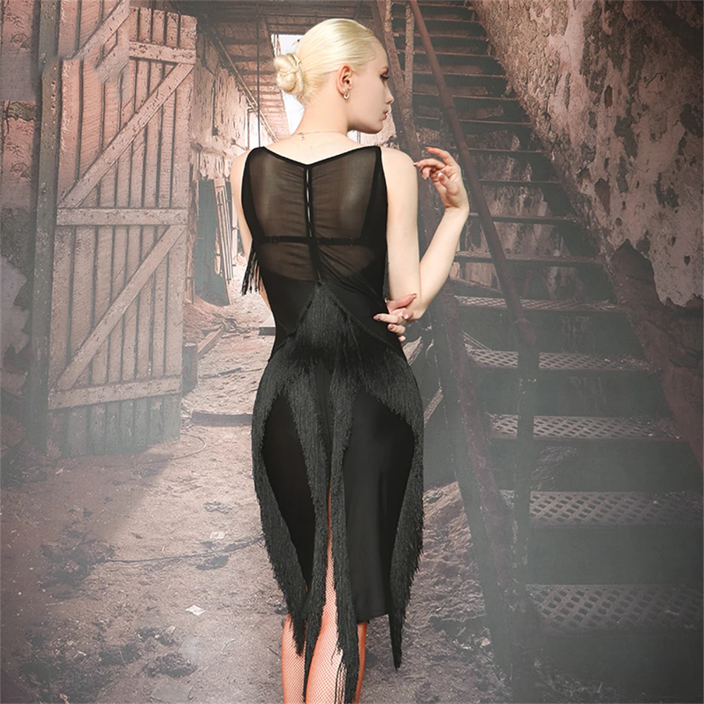 Женское платье для латиноамериканских танцев асимметричное с бахромой