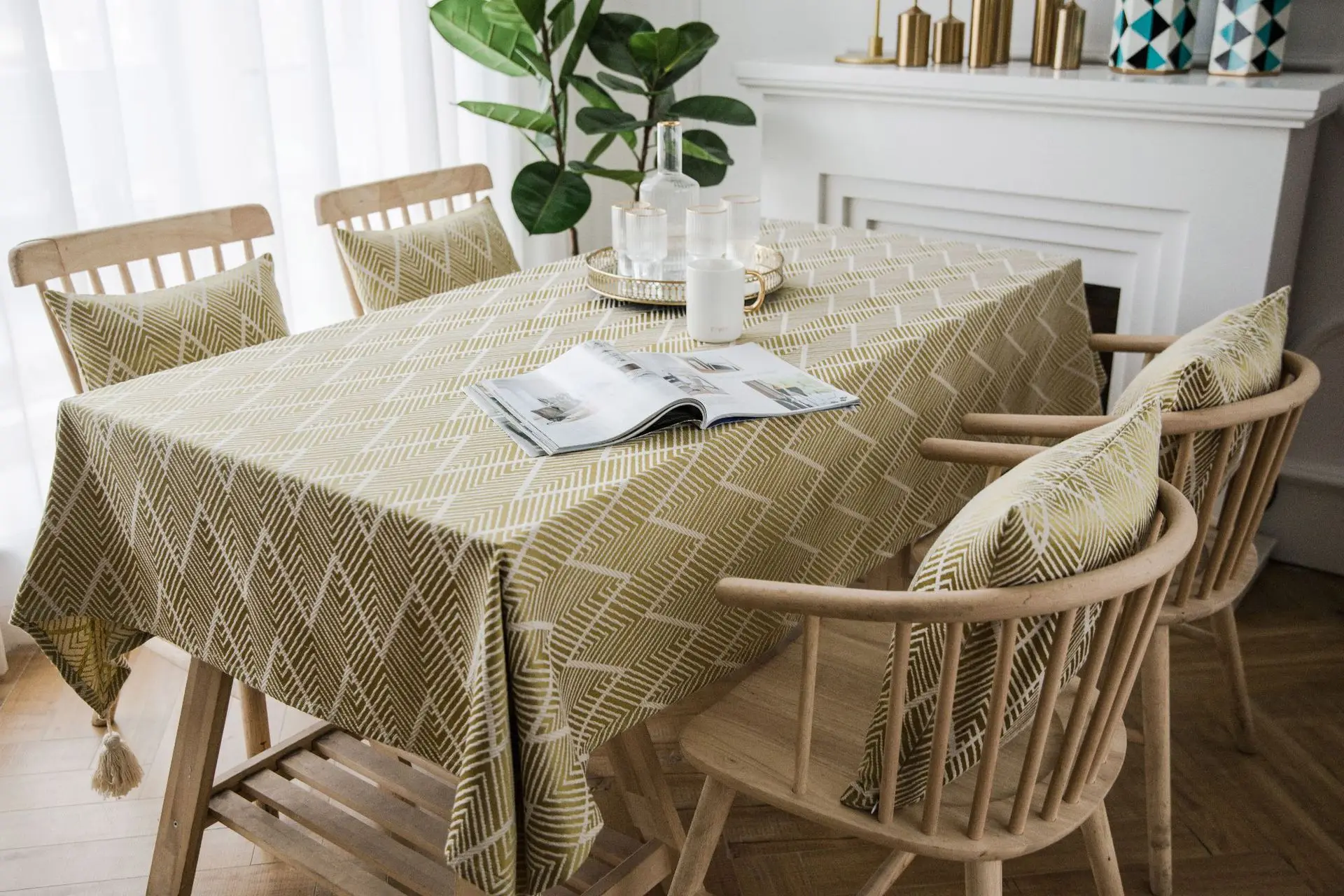 Тибетская синяя Водонепроницаемая жаккардовая скатерть трехцветная с