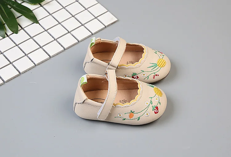 Newborn Baby Girls Shoes Infant Toddler Flat Soft Footwear Flower Embroidery First Walker Moccasins Solid color SSW020