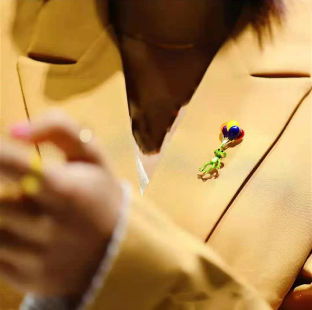 Rinhoo мультяшный Забавный шар Броши лягушка булавки женские Красочные воздушные