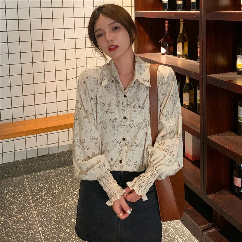 

Bell Sleeve Chiffon Floral Shirt Women's Design Sense Retro Hong Kong Style 2021 New Spring Autumn French Gentle Top