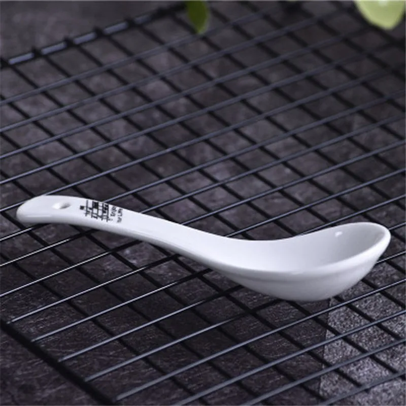 8 дюймов музыканта фон с изображением нотного стана и клавиатура тарелки чашки