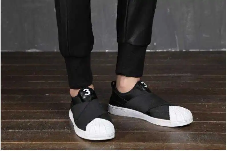 

Mannen lederen broek herfst en winter dikke losse Harlan potlood broek Mannen slanke Koreaanse motorfiets strakke Elastische