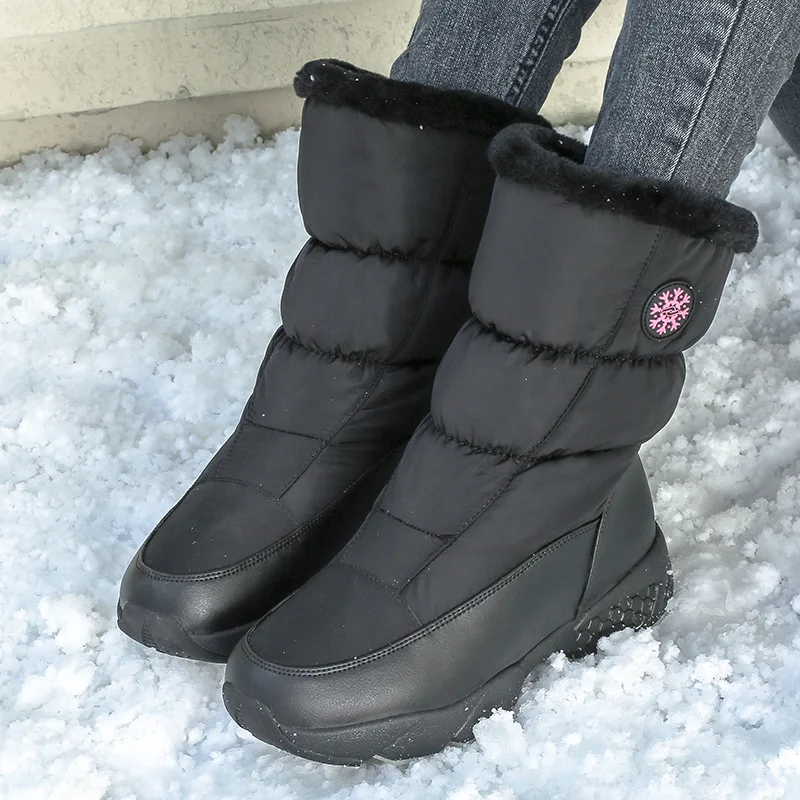 2023  new  snow boots women's non-slip and velvet warmth thick-soled middle tube outdoor ladies cotton shoes winter mother shoes