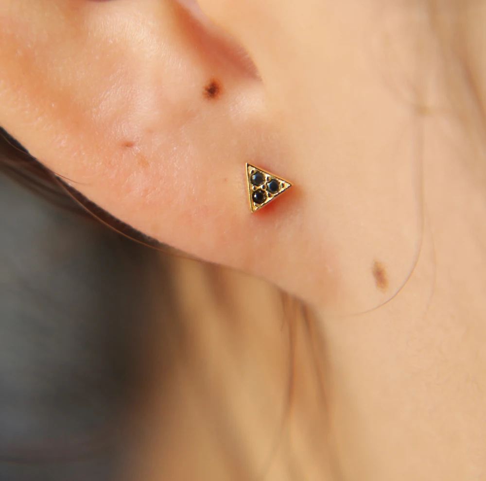 Серьги очень мини треугольные шпильки 925 пробы серебро кубический цирконий Cz для