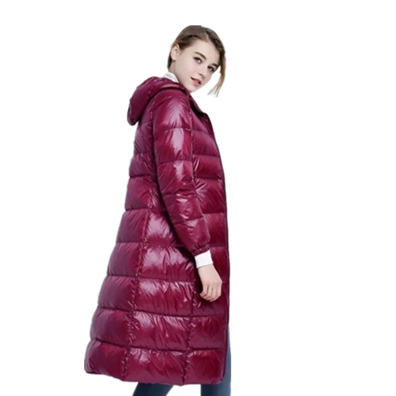 Женская куртка на белом утином пуху с капюшоном тонкое длинное пальто большого
