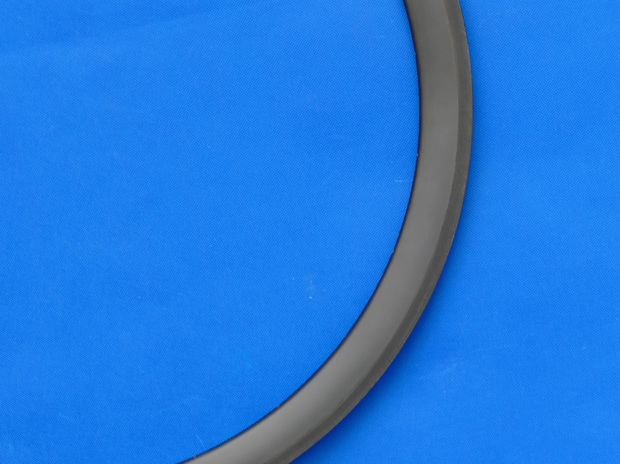 В комплект входит 1 пара ободов полностью карбоновые велосипедные трубчатые