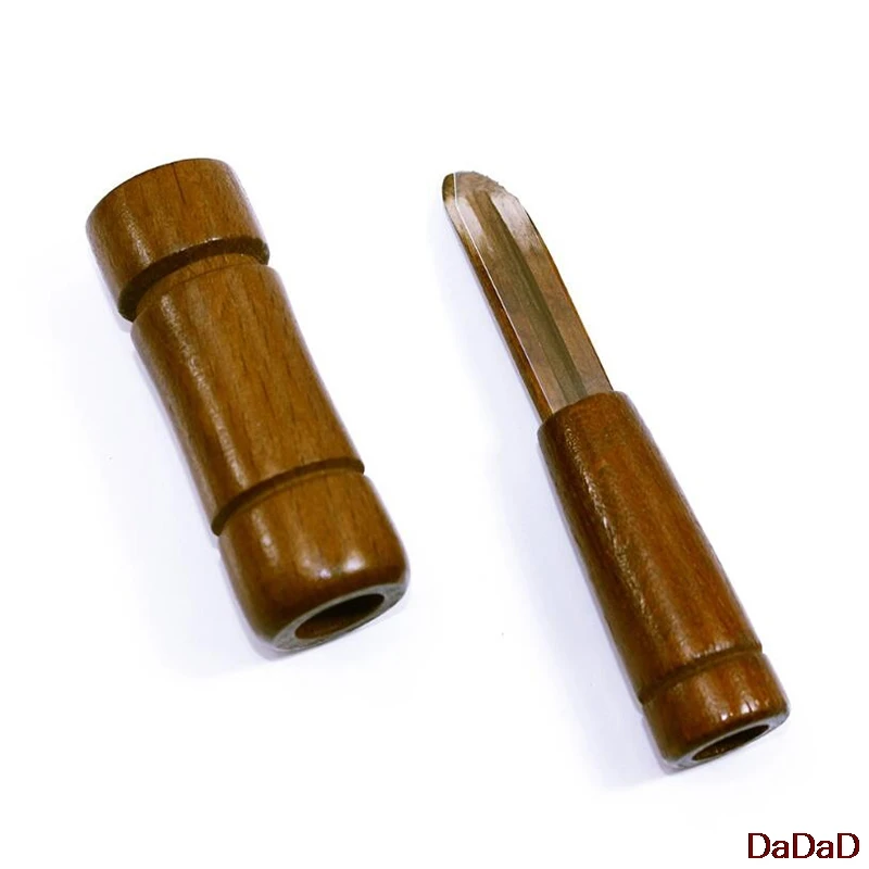 

1pc Duck Hunting Call Whistle Mallard Buck Dog Whistles Hunting Tool Outdoor Hunting Whistle Decoy Duck Goose Chicken Wooden