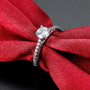 Обручальное кольцо серии Inari с бриллиантами восемь сердец и стрел четыре когти