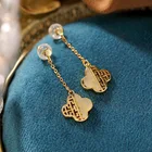 Серьги-подвески из серебра 925 пробы с позолоченными нефритовыми вставками