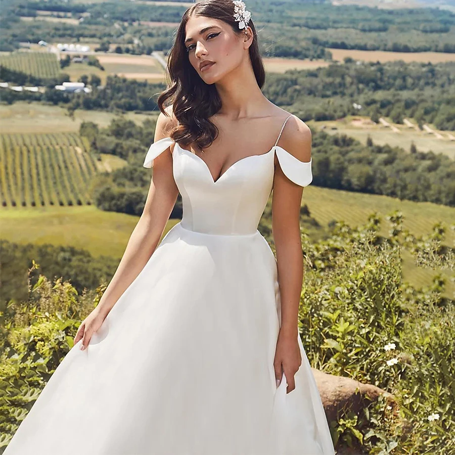 V Neck Satin Wedding Bridal Dress Spaghetti Straps Simple Open Back Buttons Up Bride Quality Bridesmaid Gowns Cheap Custom Made