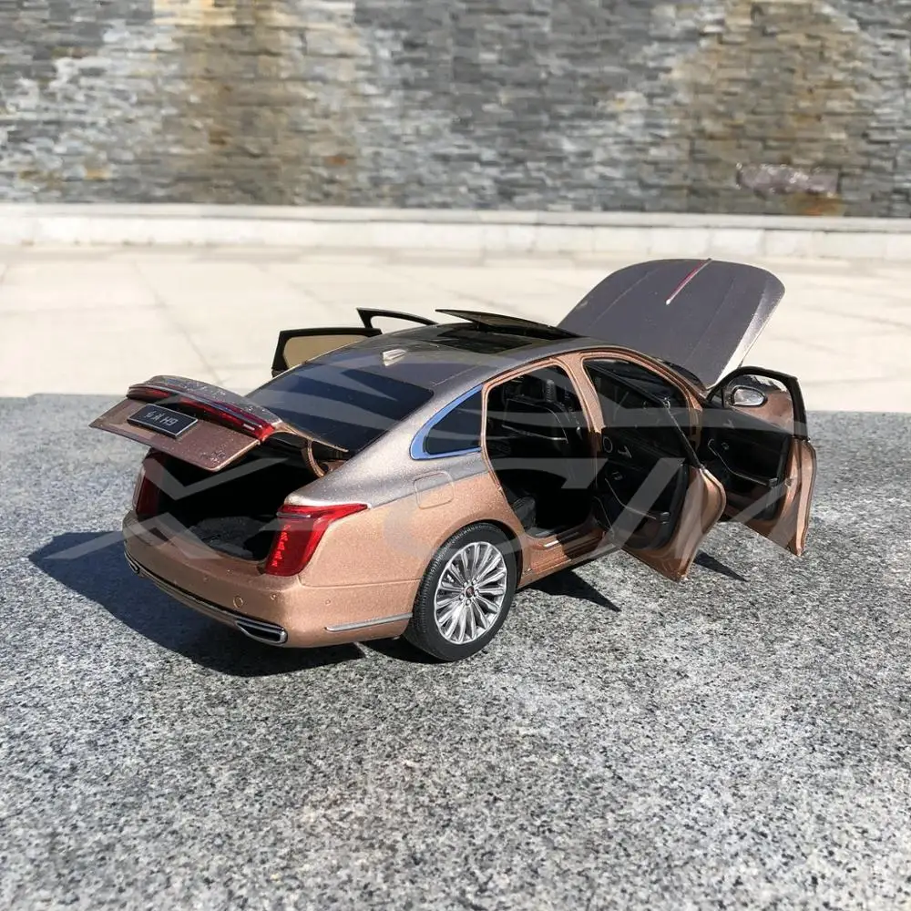 Литая модель автомобиля Hongqi H9 1:18 (коричневый/золотой) + небольшой подарок! |