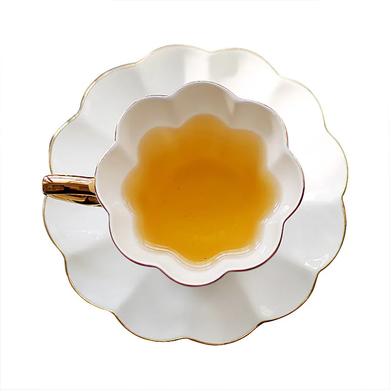 

High Quality Bone Porcelain Coffee Cups teacups and saucers One Set Vintage Ceramic Cups Lovely Christmas Gift Fast Post
