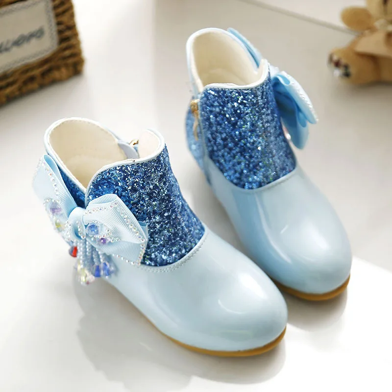 Детские полусапожки для девочек с острым носком на низком каблуке Лакированная