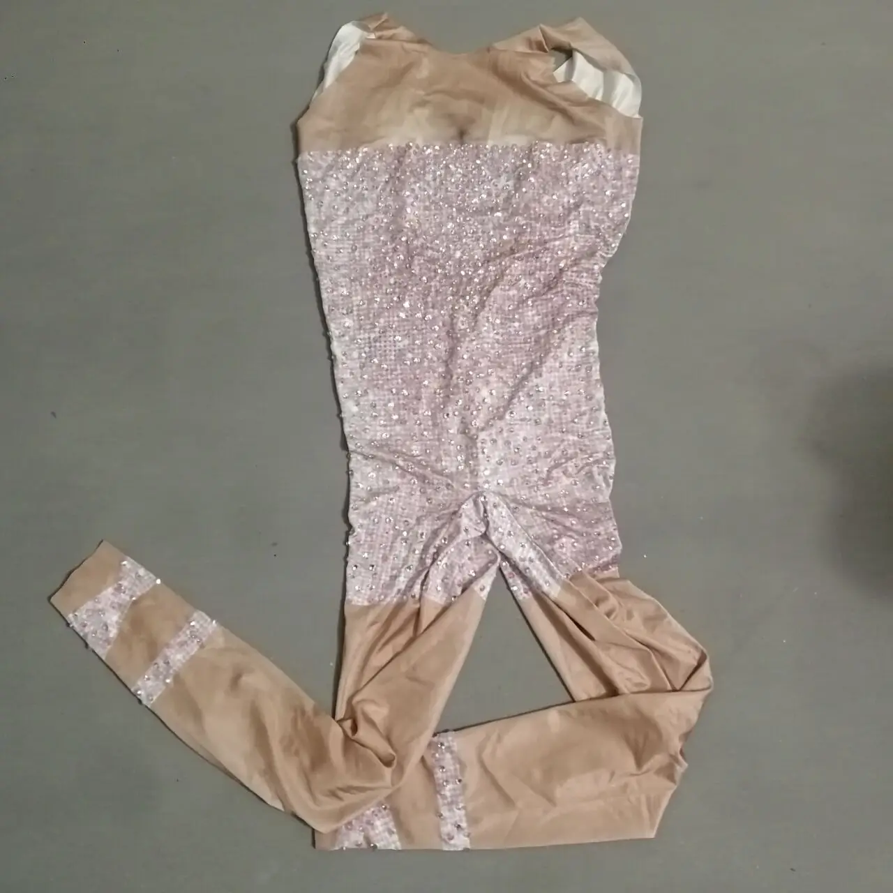Телесный эластичный розовый комбинезон Стразы без рукавов сексуальный ночной