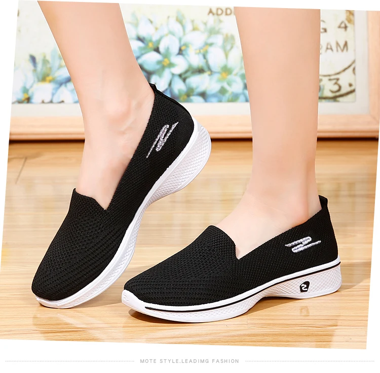 Женская обувь размера плюс 41 Кроссовки летняя спортивная 2021 дышащие черные туфли