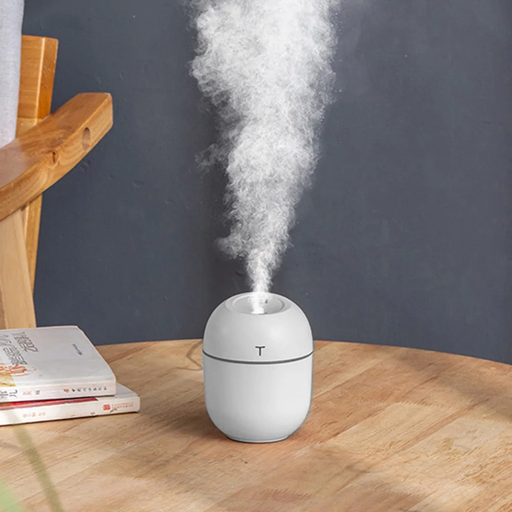 

220ml Mini Portable Ultrasonic Air Humidifier Aroma Essential Oil Diffuser USB Rechargeable Mist Humidifier with Light