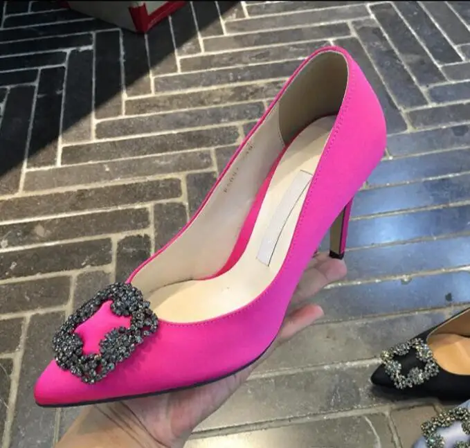 

2022 Brand Designer Party Wedding Shoes Square Shiny Drill Buckle Silk Bride Women Sexy Dress Shoes Pointed Toe High Heels Pumps