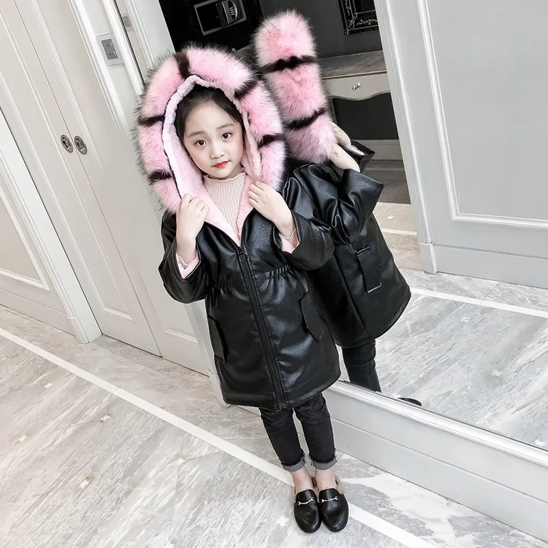 Зимние куртки для девочек из искусственной кожи с большим мягким меховым
