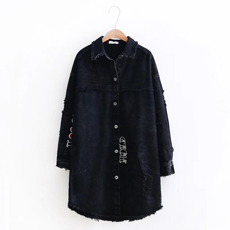 Женская джинсовая куртка с буквенным принтом черная длинная из денима верхняя