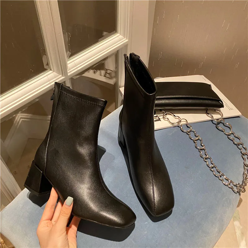 

Ботинки женские кожаные, на высоком каблуке 5 см, с квадратным каблуком, A2833, 2020