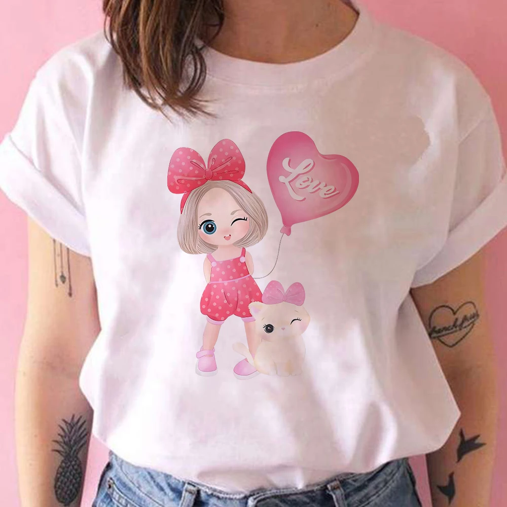 

Girl And Cat Giraffe Modern Graphic T Shirts Women Top Cartoon Harajcku Short Sleeve Round Neck Comfy Cartoon Clothes Female