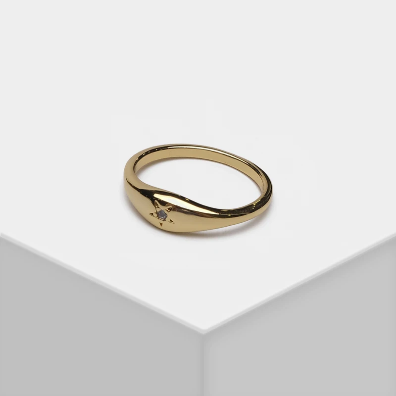 

Amorita boutique Simple star ring