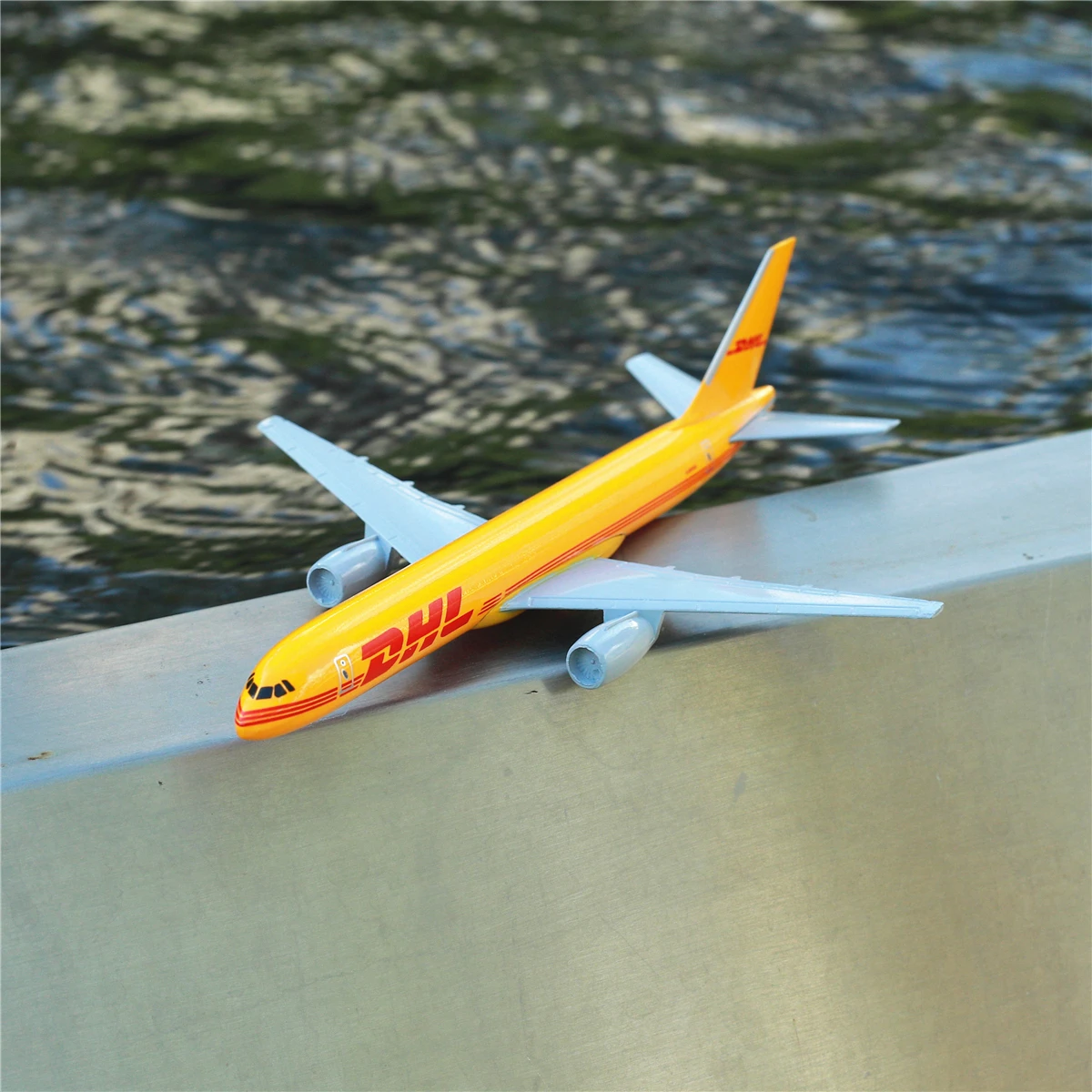 

DHL B757 Airlines Airplane Diecast Aircraft Model 6" Metal Plane Aeroplane Home Office Decor Mini Moto Toys for Children